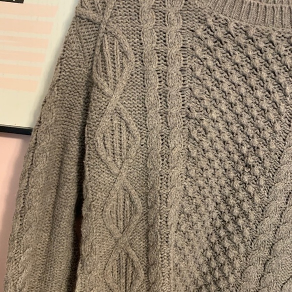H&M | sweater - Picture 3 of 4